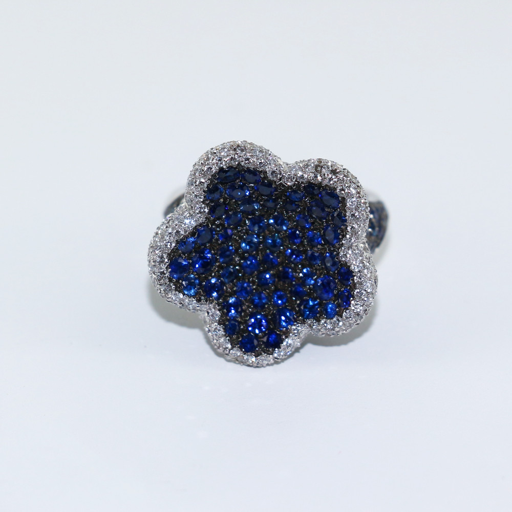 Bague "fleur" saphirs et diamants