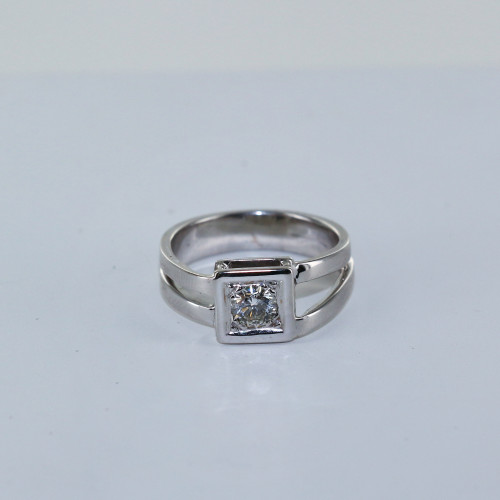 Bague diamant carrée