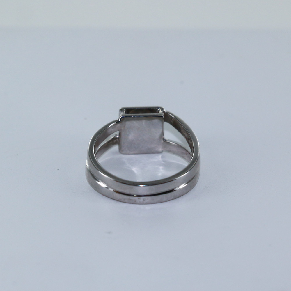 Bague diamant carrée