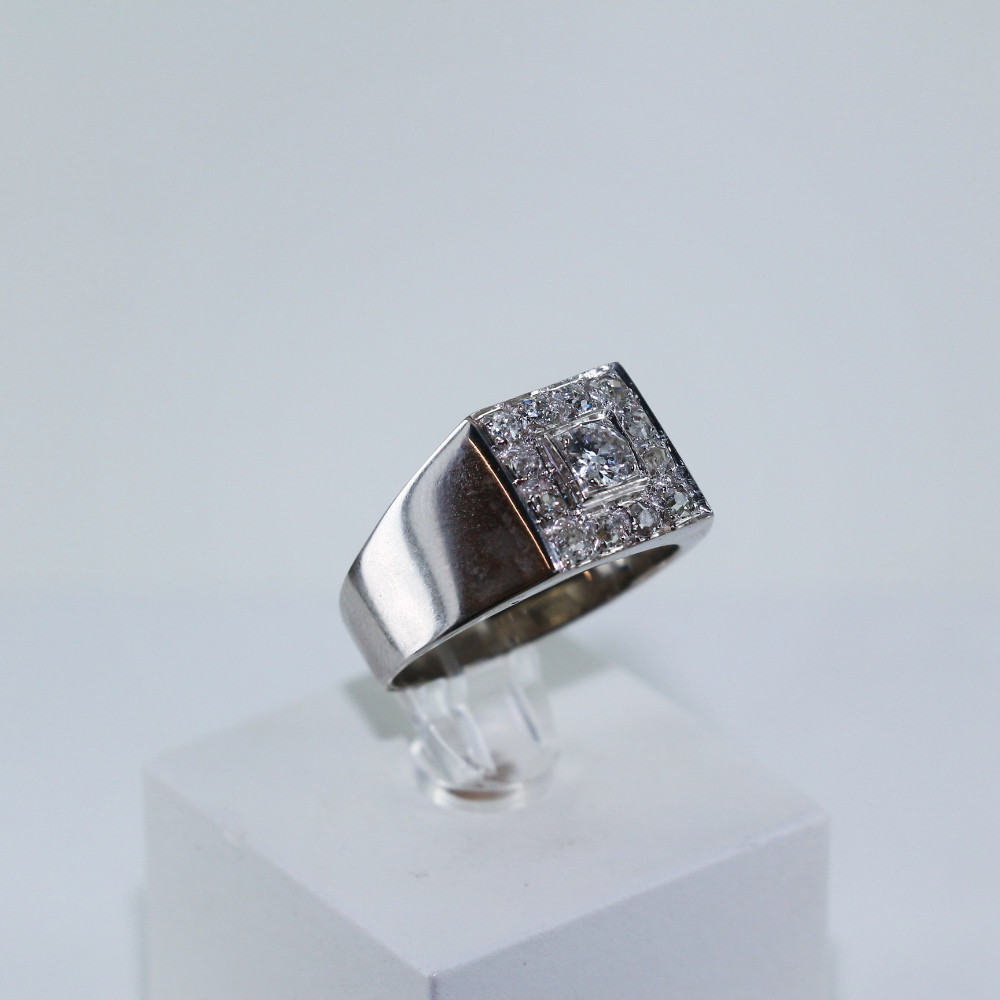 Chevalière or gris et diamants