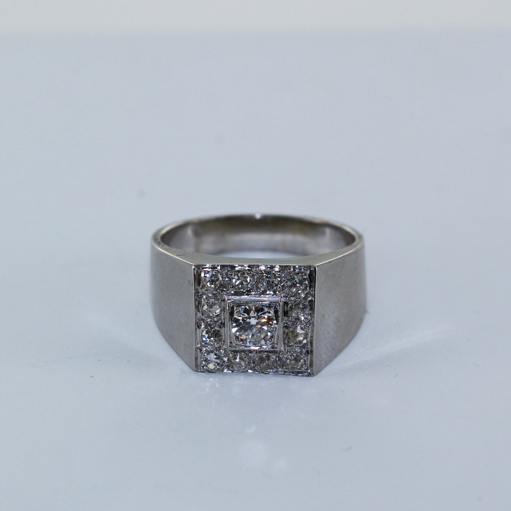 Chevalière or gris et diamants