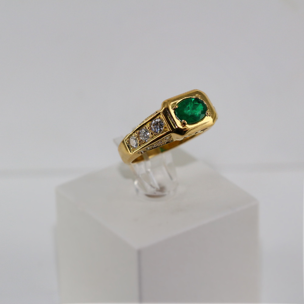 Bague émeraude et diamants