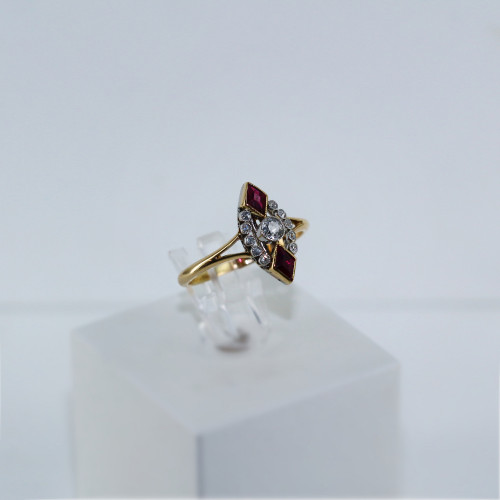 Bague marquise diamants et rubis