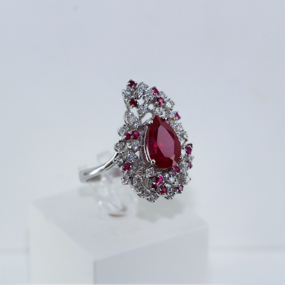 Bague rubis et diamants