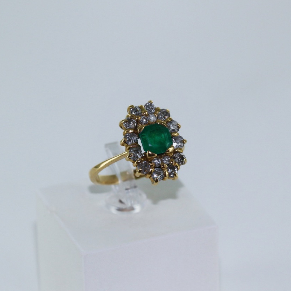 Bague marguerite émeraude et diamants