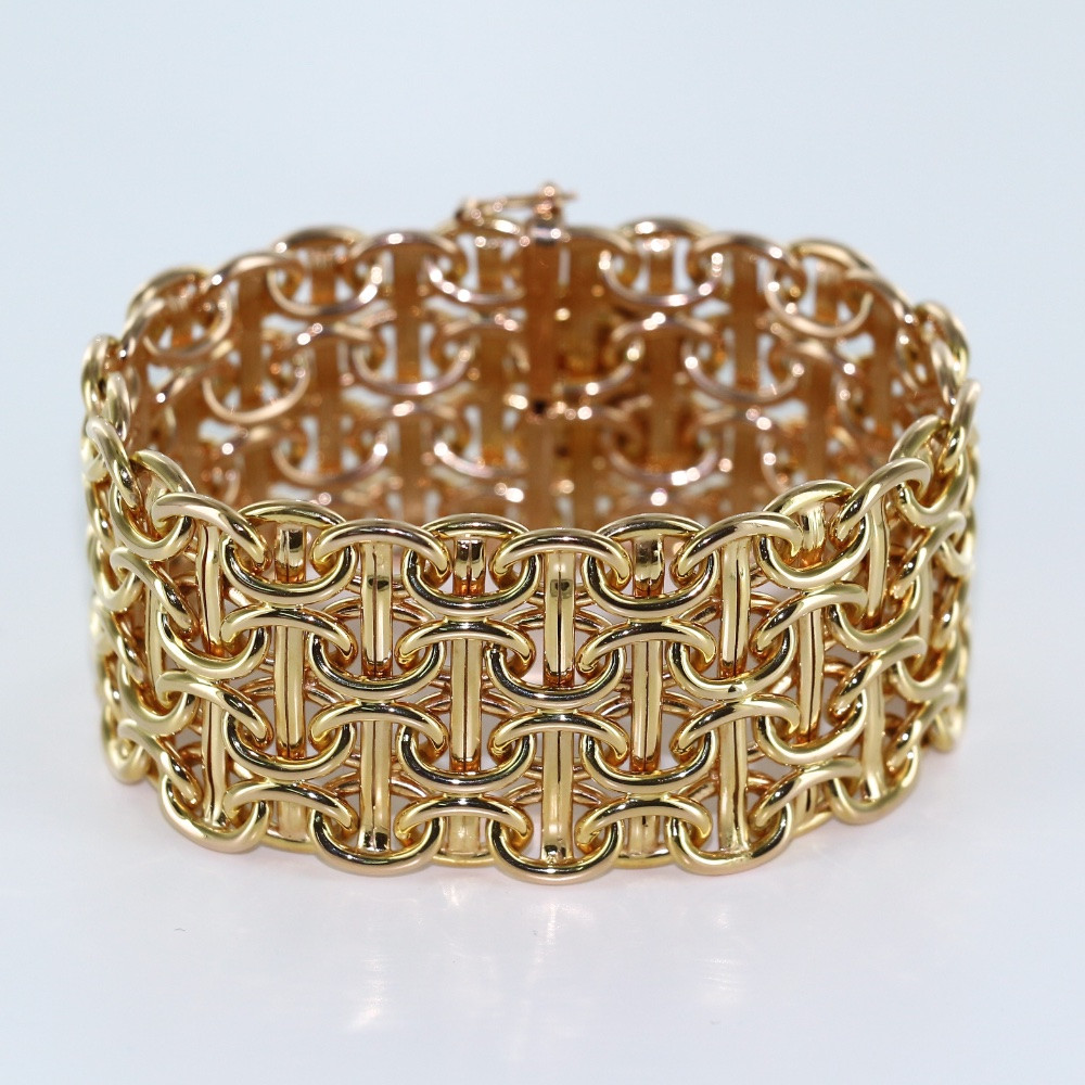 Bracelet manchette tout en or en maille