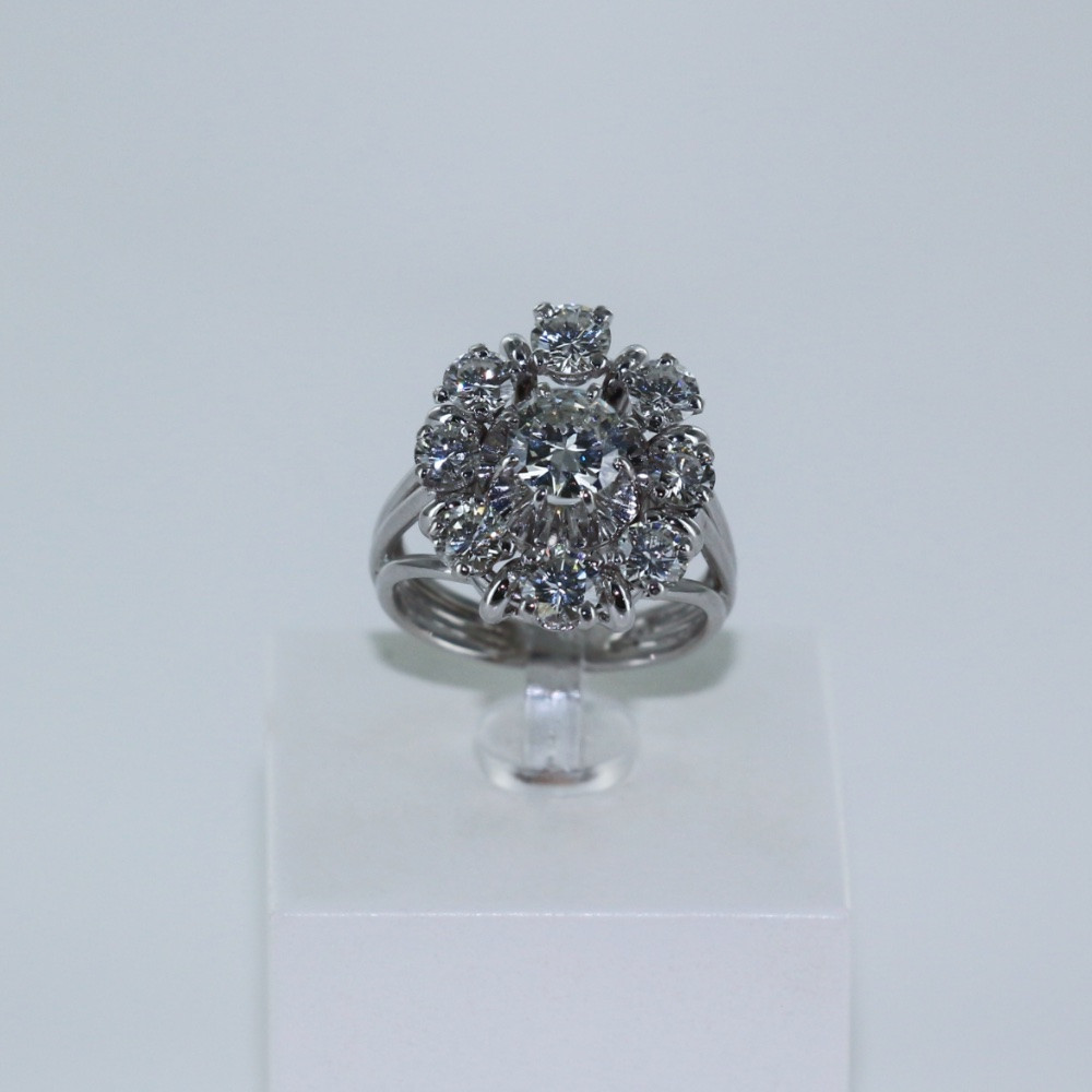 Bague marguerite en diamants