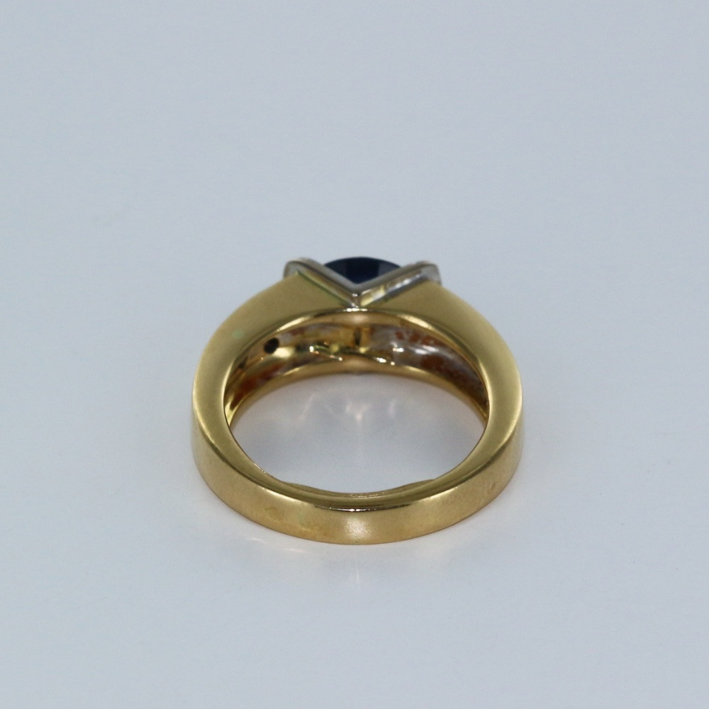 Bague "V" saphir et diamants