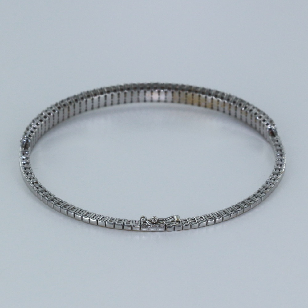 Bracelet jonc en diamant
